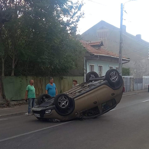 Accident rutier la intersecția străzilor Mărășal Averescu și Indépendenței din Drobeta-Turnu Severin