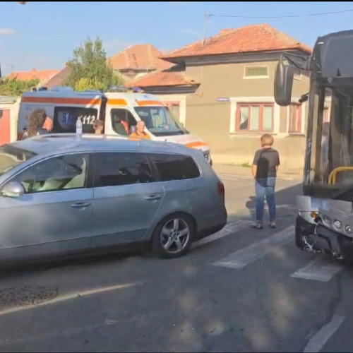 Accident rutier între un autobuz și un autoturism la Drobeta Turnu Severin