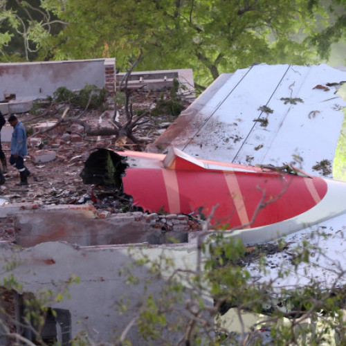 Raportul incidentului aviatic din Ahmedabad, India, va fi publicat în trei luni, după descoperirea celor două cutii negre ale avionului prăbușit. În urma anchetei, s-au recuperat înregistratorul de date de zbor și înregistratorul de voce din cabina pilotului, informează digi24.ro.