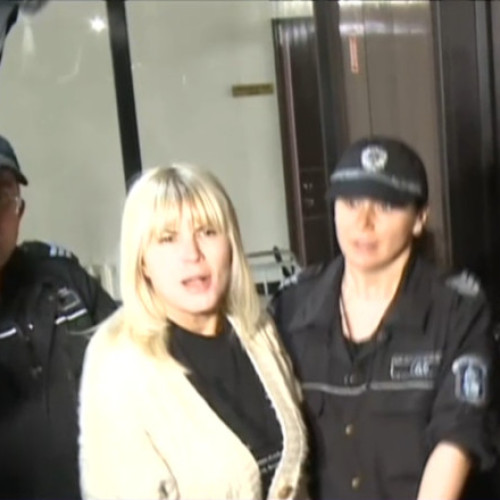 Elena Udrea poate fi eliberată condiționat, dar decizia depinde de două sedințe de judecată, una programată pentru marți. Magistratul va hotărî în această săptămână dacă fostul politician va putea ieși din închisoare sau va rămâne după gratii. Potrivit digi24.ro, termenul de judecată a fost stabilit pentru data de 19 iunie, iar până atunci, instanța trebuie să dispună dacă va aproba sau nu cererea de eliberare condiționată.