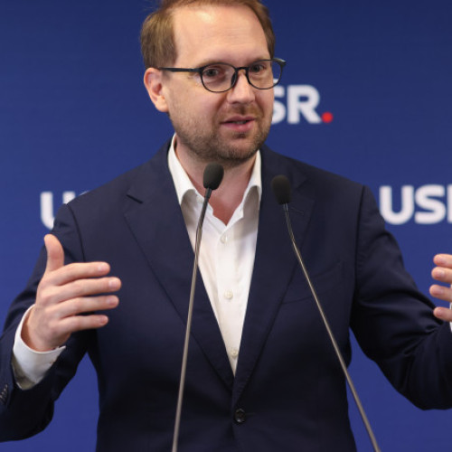 congresul USR va valida alegerea lui Dominic Fritz în funcția de președinte și va prezenta strategia politică