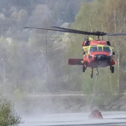 Incendii de vegetație pe Clisura Dunării. Pompierii intervin de trei zile, cu sprijinul a două elicoptere Black Hawk