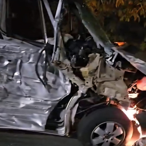 Accident grav, în Vânători, produs între un autobuz și un microbuz!