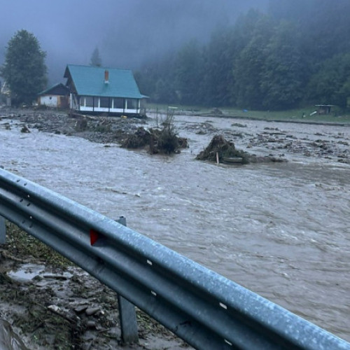 Pericol în Neamț și Harghita. Cod portocaliu de inundații pe mai multe râuri