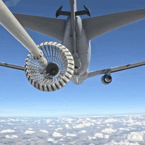 Video&Foto Imagini spectaculoase de la un exercițiu NATO de alimentare în aer a avioanelor de vânătoare deasupra Mării Negre