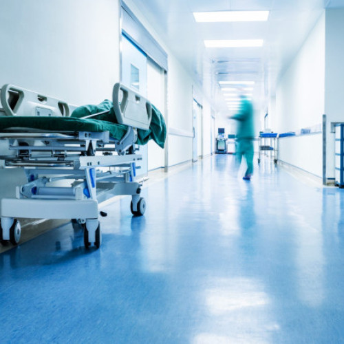 Un tânăr diagnosticat greșit la un spital din Bistrița trebuie să primească daune de un milion de euro