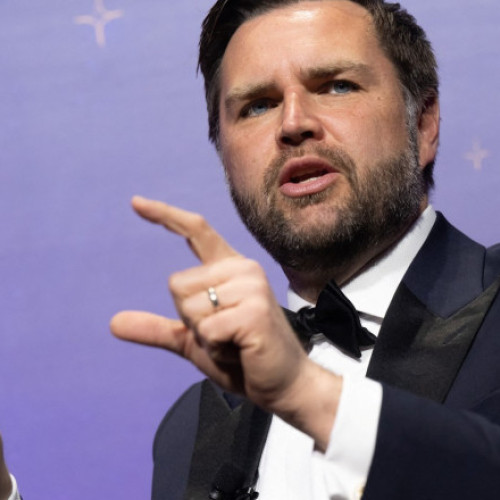 Echipa lui JD Vance a cerut creșterea nivelului unui râu din Ohio pentru o plimbare cu barca în familie
