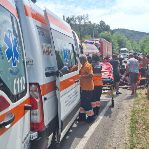 Accident grav pe DN 56A: un copil de 7 ani, a decedat,după ce a fost lovit de un microbuz.