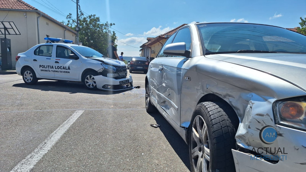 Accident cu autospecială a Poliției Locale Drobeta Turnu Severin la intersecția Traian și Bolintineanu