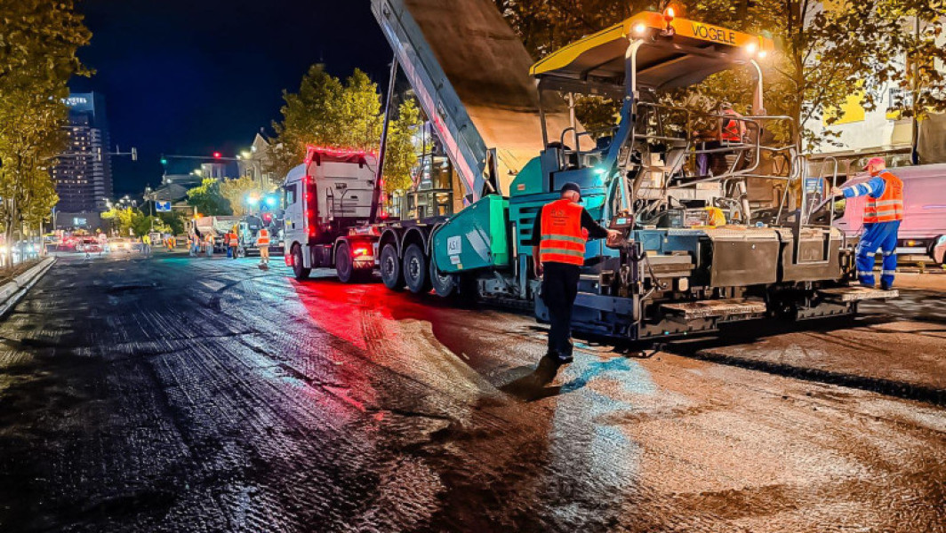 Au început lucrările de refacere a carosabilului pe principalele bulevarde din București