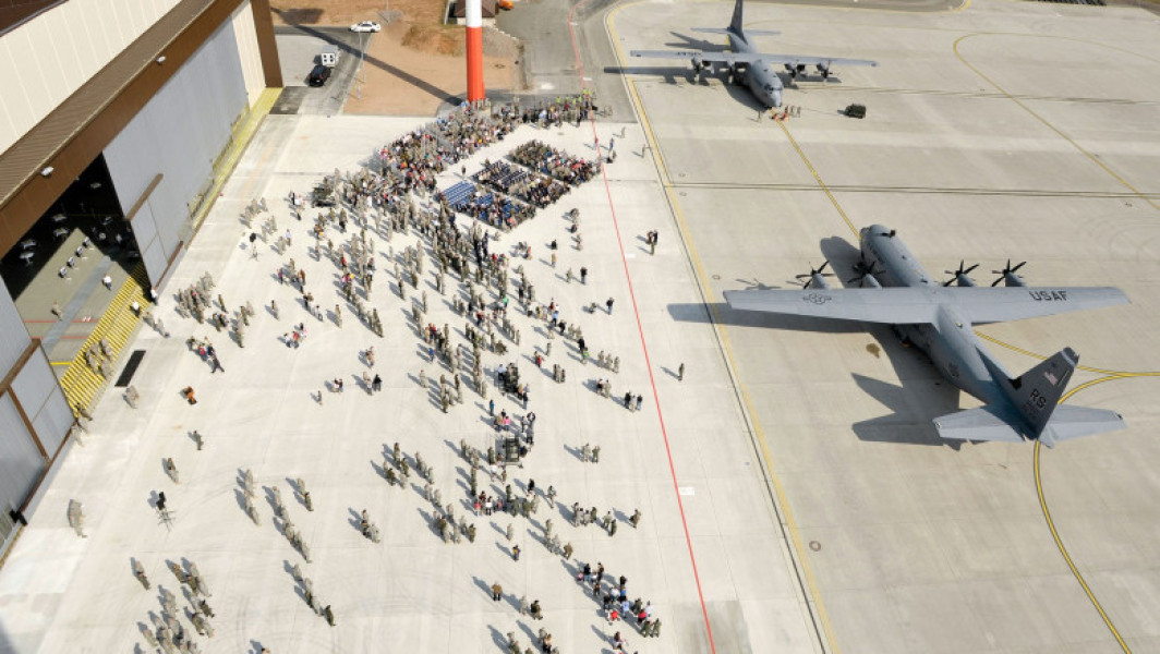 Drone necunoscute au survolat situri militare sensibile în Germania și Franța