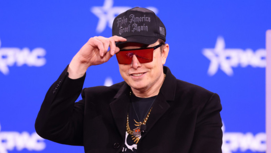 Elon Musk și prințul Andrew menționați în dosarele Jeffrey Epstein