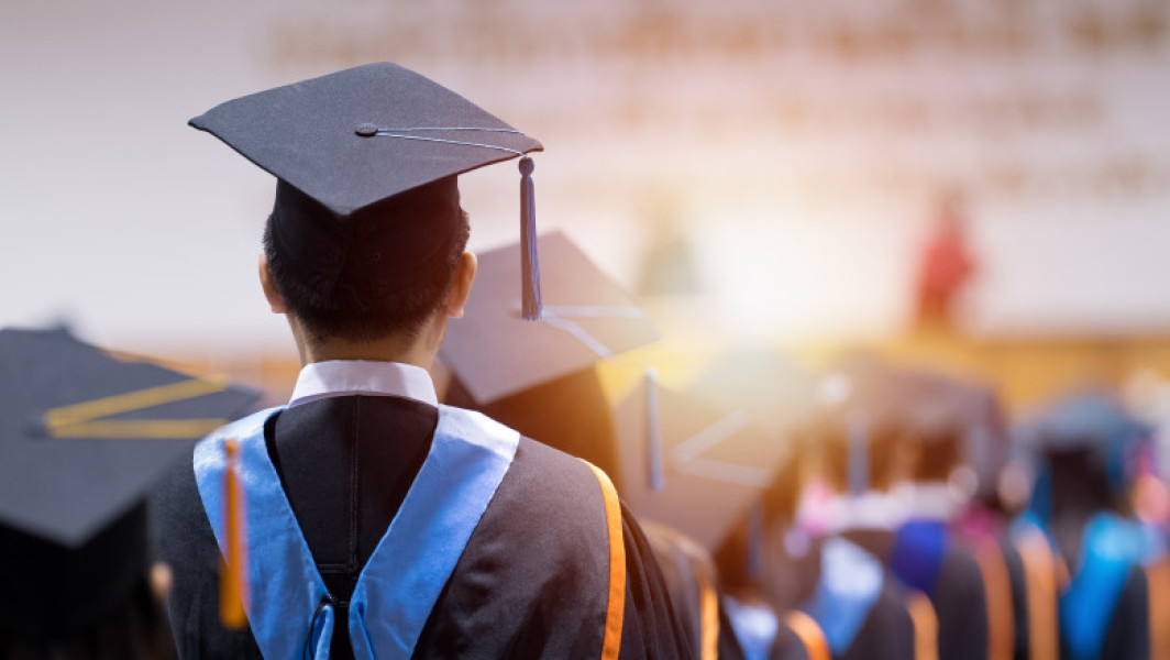 Tinerii caută spații de cazare pentru noul an universitar, între cămine și chirii scumpe