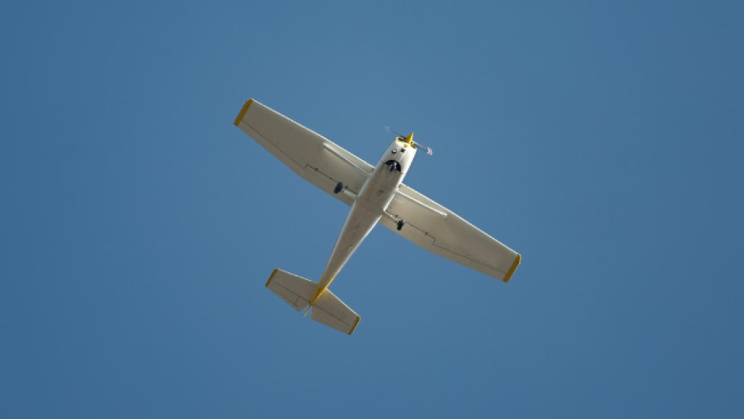 Avion mic s-a prăbușit la o unitate militară din Dancu, Iași