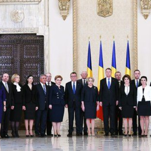 Klaus Iohannis numește noile miniștri ai economiei, educației și comunicațiilor în urma învestirii noului cabinet al României