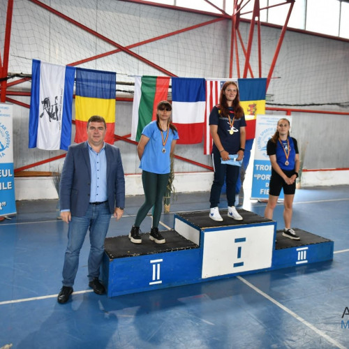 Județul Mehedinți a găzduit competitii internaționale de kaiac si canoe, printre care „Regata Orșova, Trofeul Porțile de Fier” si Campionatul Balcanic de Hand to Hand