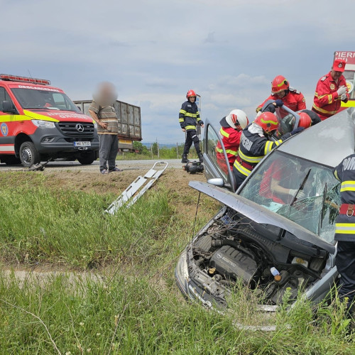 ACCIDENT GRAV ÎN DROBETA-TURNU SEVERIN: AUTOTURISM LOVIT DE BETONIERĂ PE CENTURA OCOLITOARE